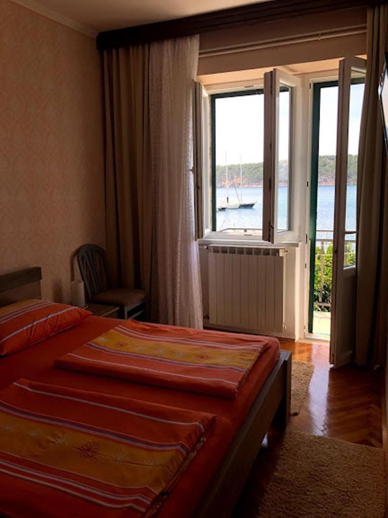Apartments And Rooms By The Sea Barbat, Rab - 4973 Rab Town Room photo